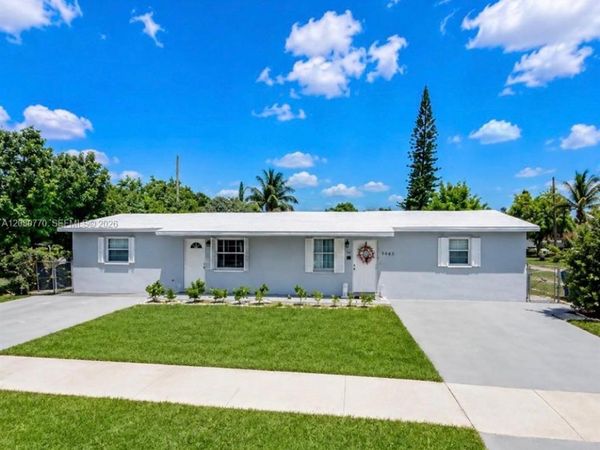 5901 Garfield St, Hollywood, FL 33021