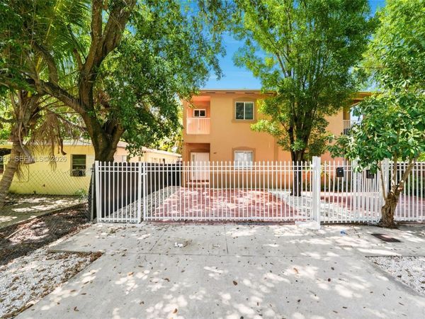 145 NE 60th St , Miami, FL 33137