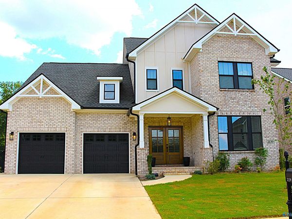 2139 Bloomfell Bend SW, Huntsville, AL 35802