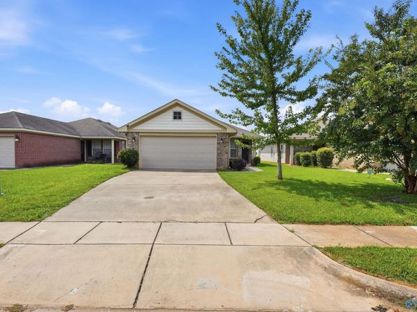 208 Bermuda Lakes Drive, Meridianville, AL 35759