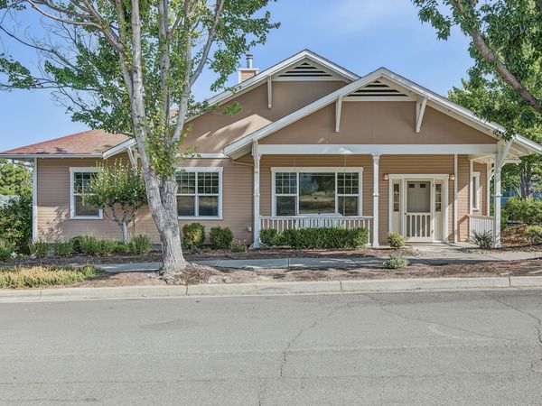 761 Nepenthe Road, Ashland, OR 97520
