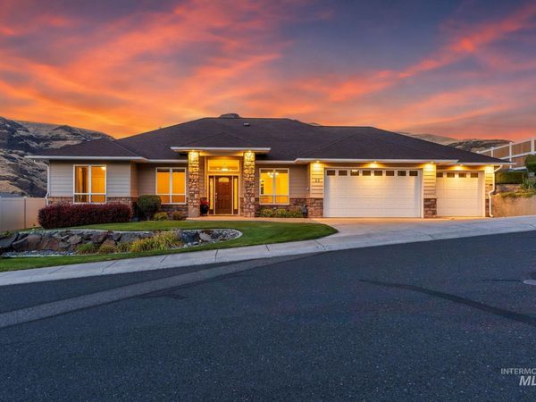 33 Riverpointe Dr., Asotin, WA 99402