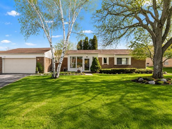 5327 Fairway Court, West Bloomfield, MI 48323