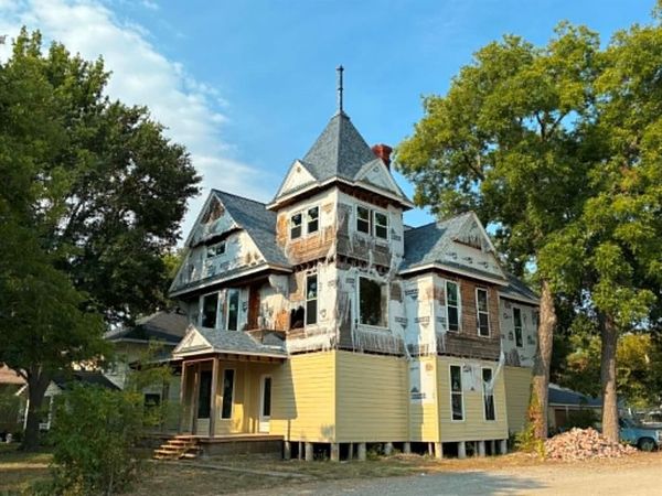 211 N Pleasant Street, Hillsboro, TX 76645