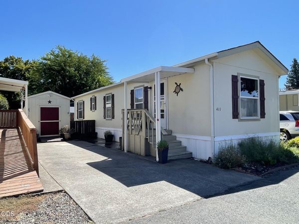 411 Teakwood Drive, Grants Pass, OR 97526