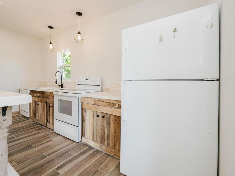 11590 W Salem Carroll Road, Oak Harbor, OH 43449 Photo 9