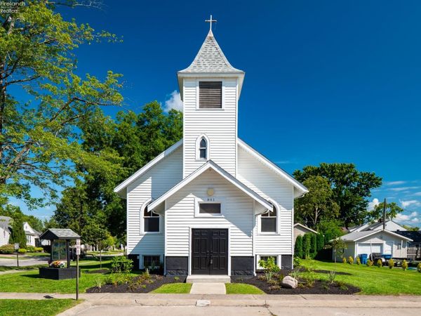 801 E 3rd Street, Port Clinton, OH 43452