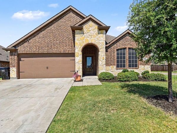 127 Longhorn Pass , Caddo Mills, TX 75135