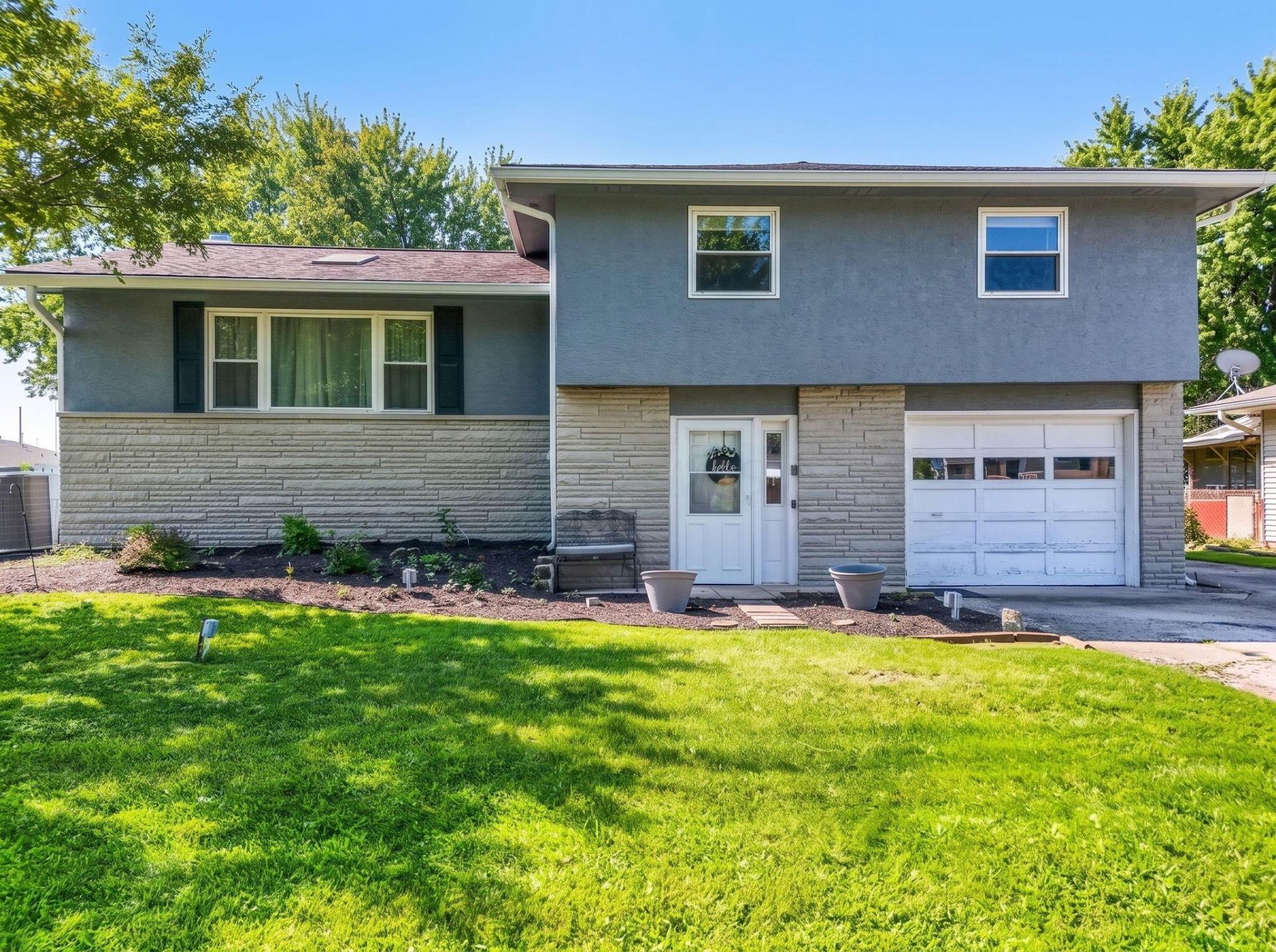 4475 Beacon Hill Road, Columbus, OH 43228 Main Photo