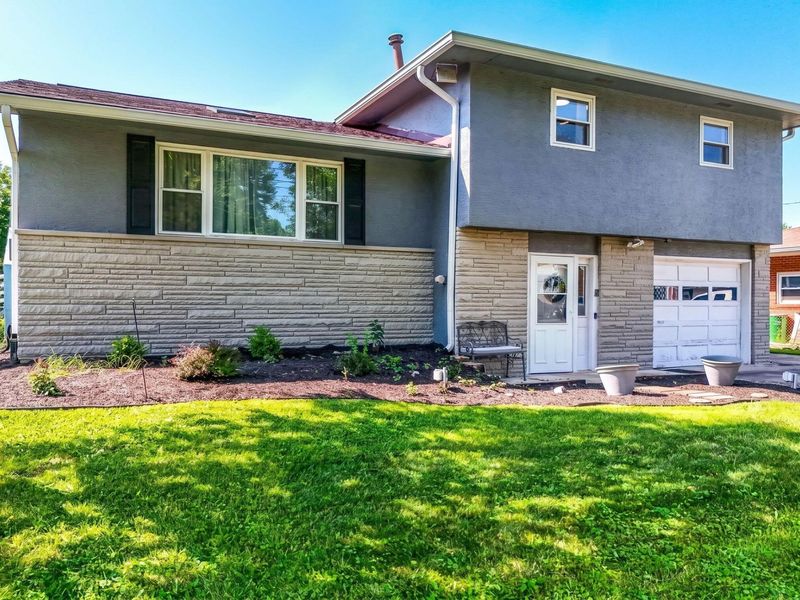 4475 Beacon Hill Road, Columbus, OH 43228 Photo 2