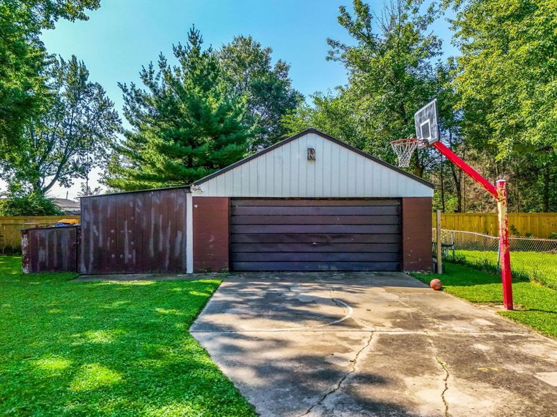 4475 Beacon Hill Road, Columbus, OH 43228 Photo 6