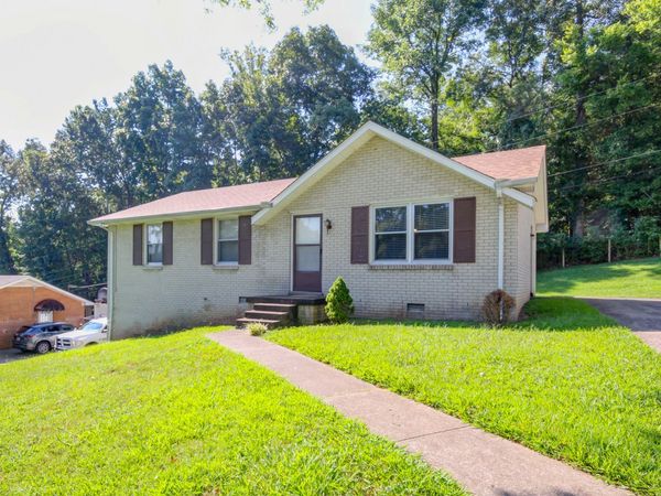354 Crest Dr , Clarksville, TN 37043