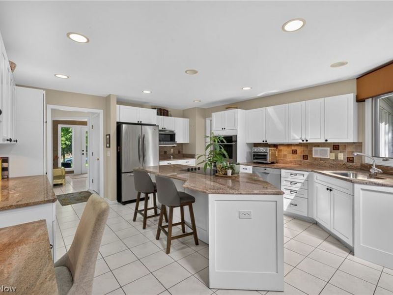 35870 S Huntington Drive, Solon, OH 44139 Photo 11