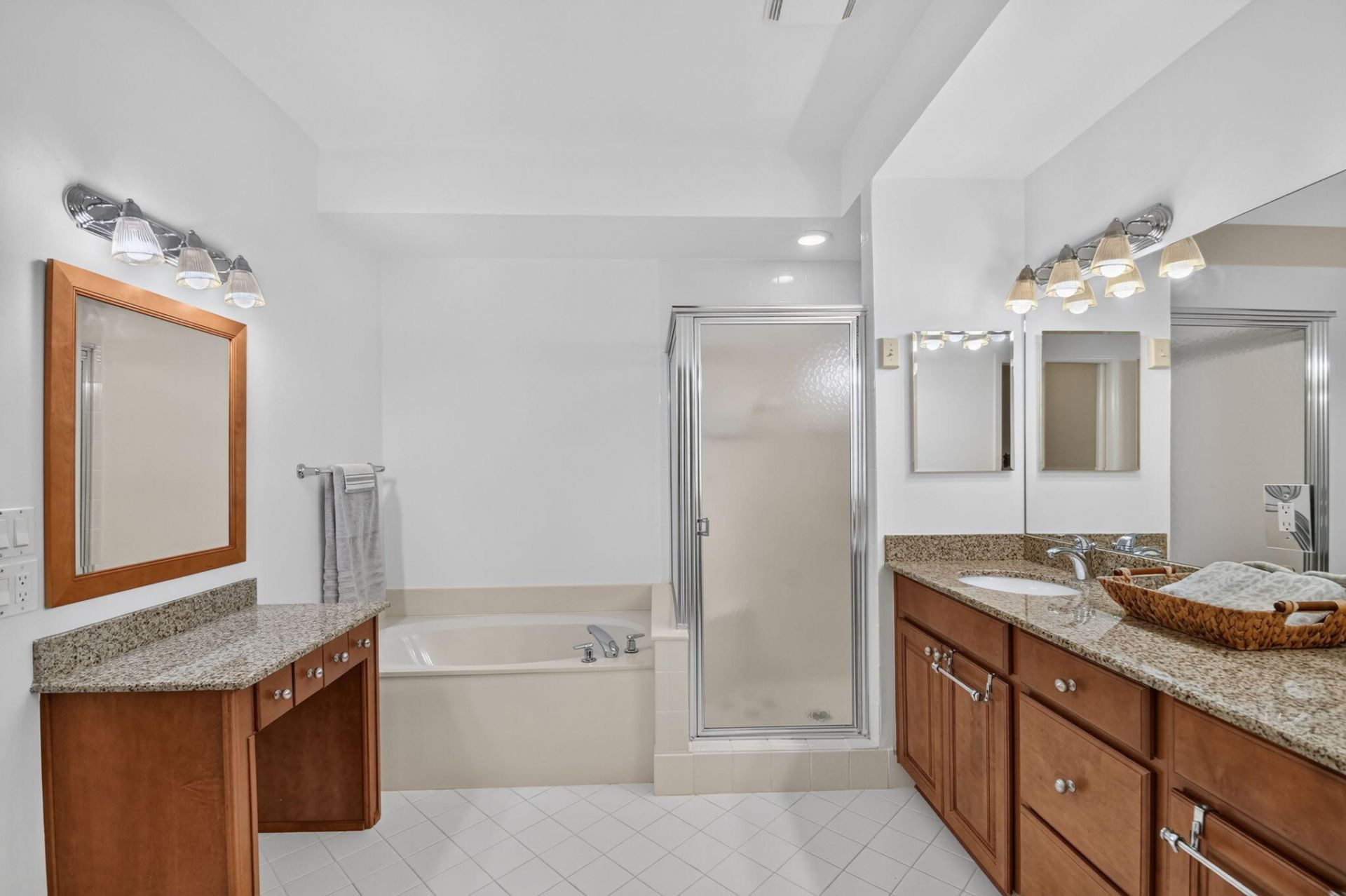 12447 Crystal Pointe Drive, Unit 201, Boynton Beach, FL 33437 Photo
