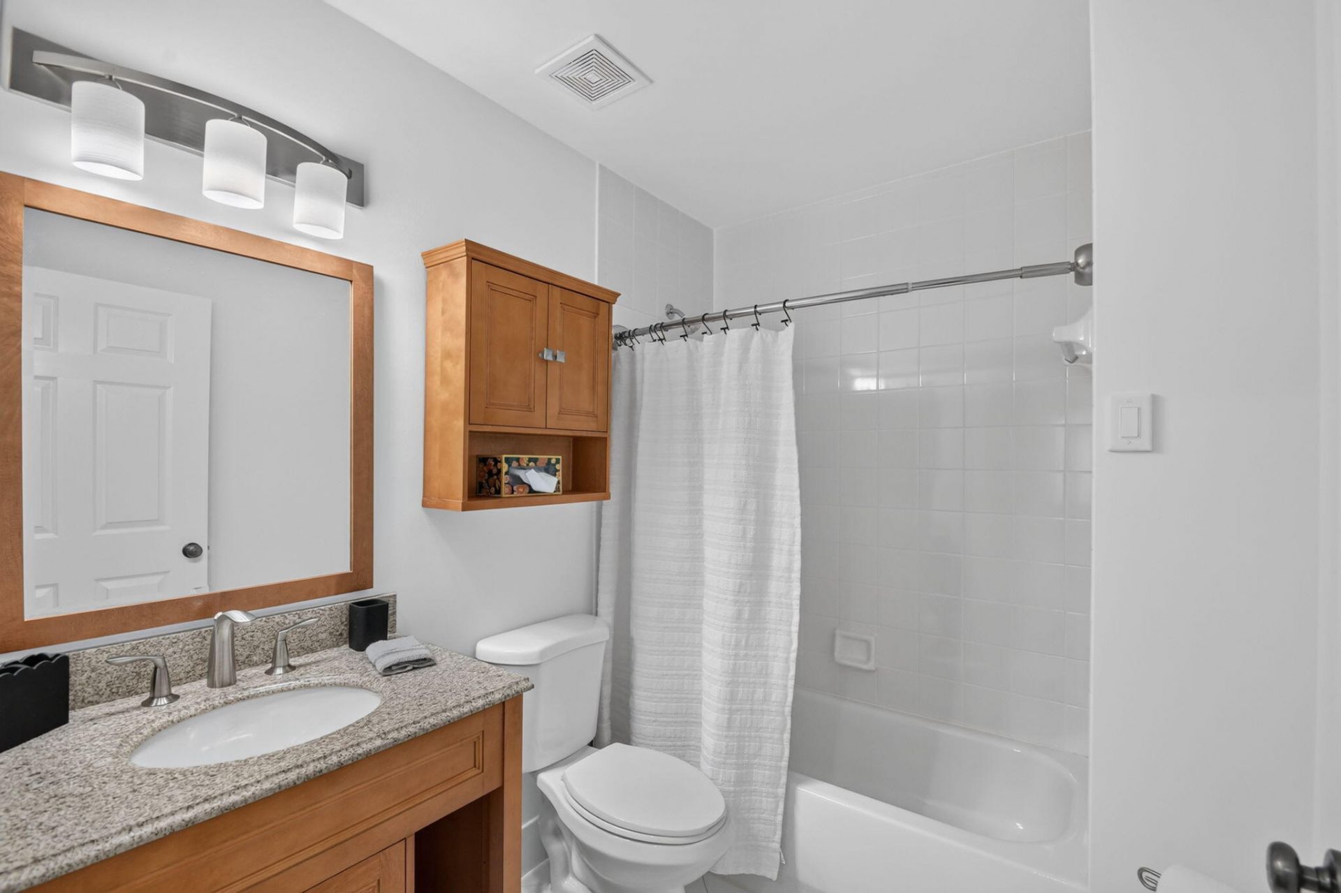 12447 Crystal Pointe Drive, Unit 201, Boynton Beach, FL 33437 Photo