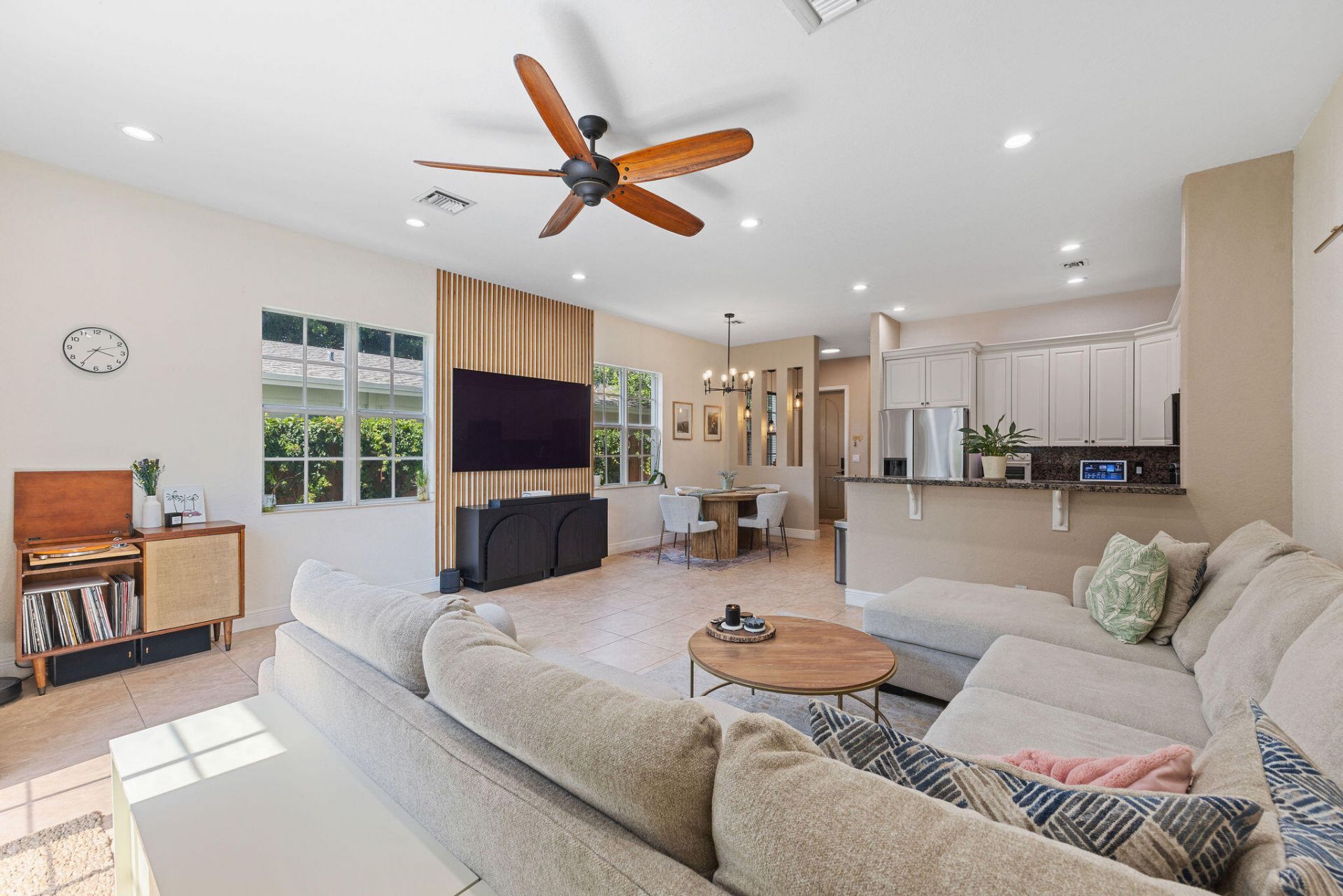 1323 NE 5th Terrace, Unit 1323, Fort Lauderdale, FL 33304 Photo