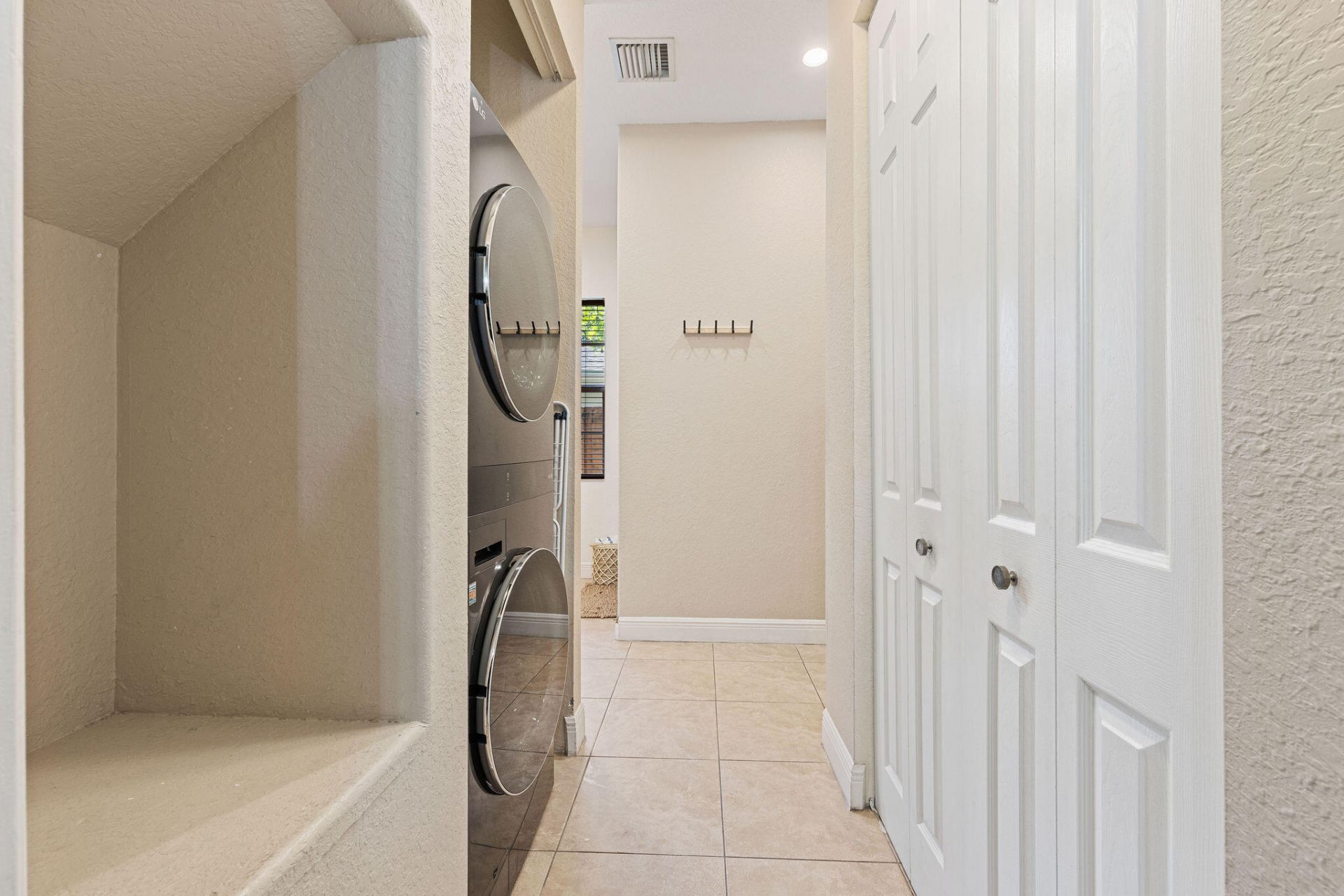 1323 NE 5th Terrace, Unit 1323, Fort Lauderdale, FL 33304 Photo