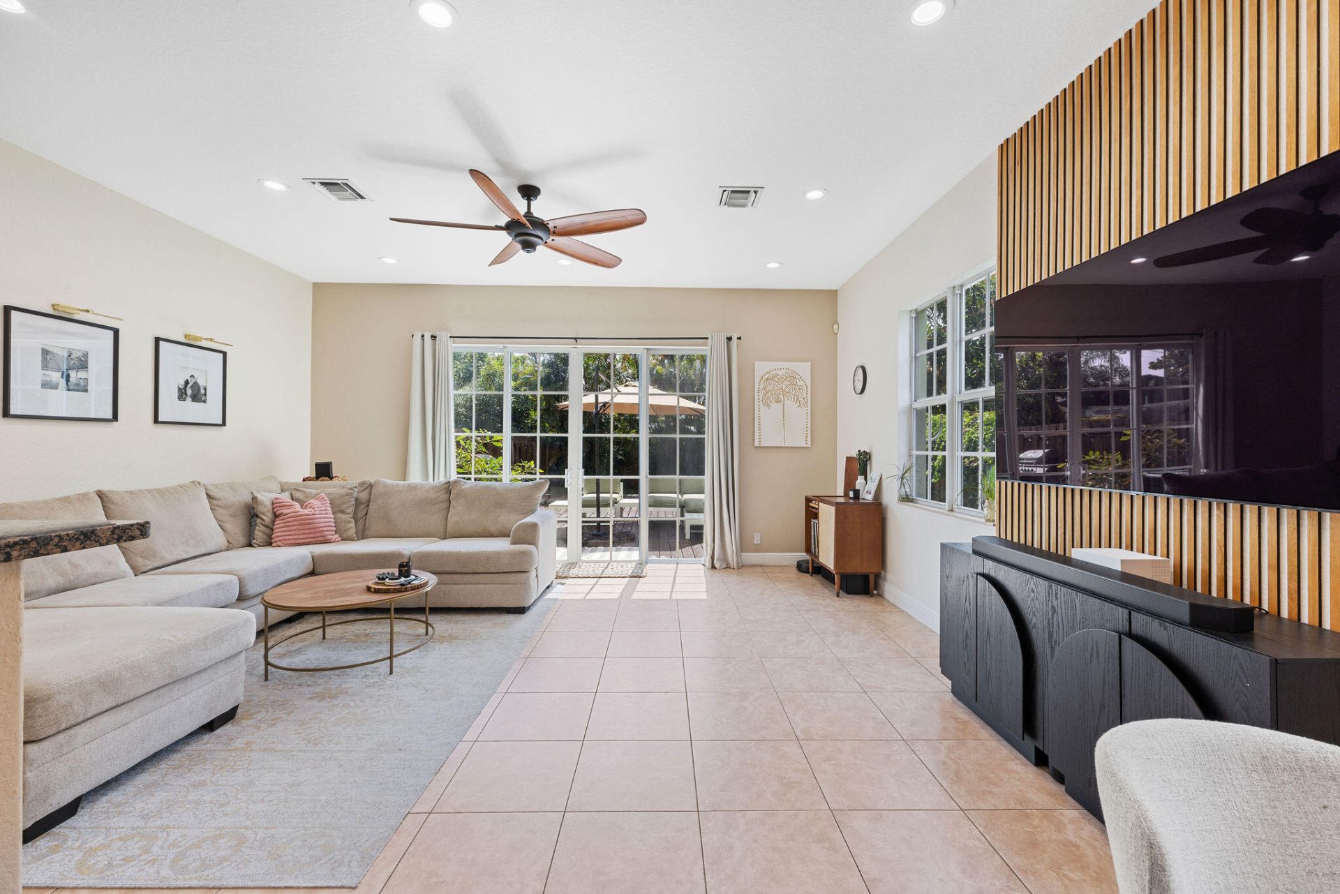 1323 NE 5th Terrace, Unit 1323, Fort Lauderdale, FL 33304 Photo