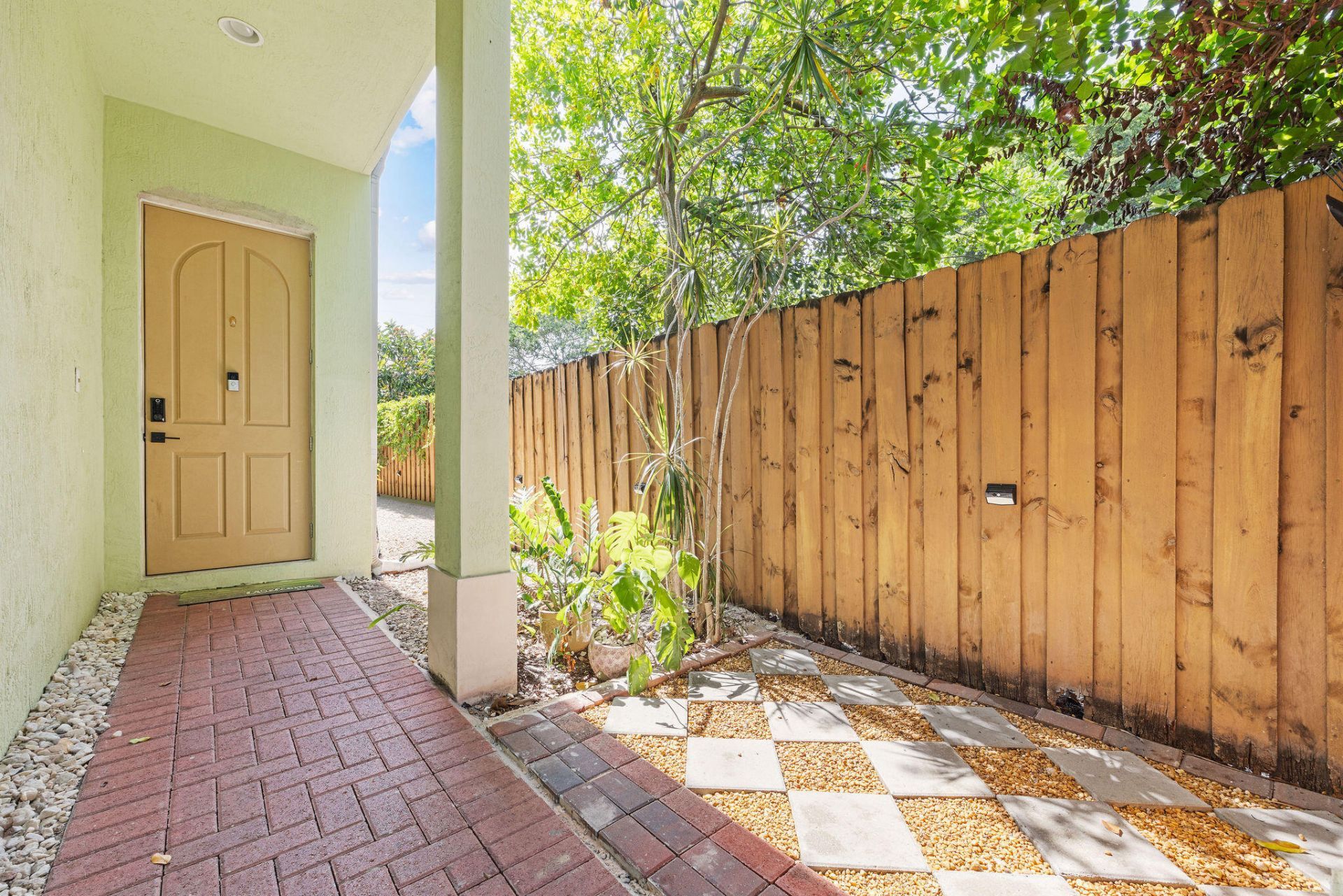 1323 NE 5th Terrace, Unit 1323, Fort Lauderdale, FL 33304 Photo