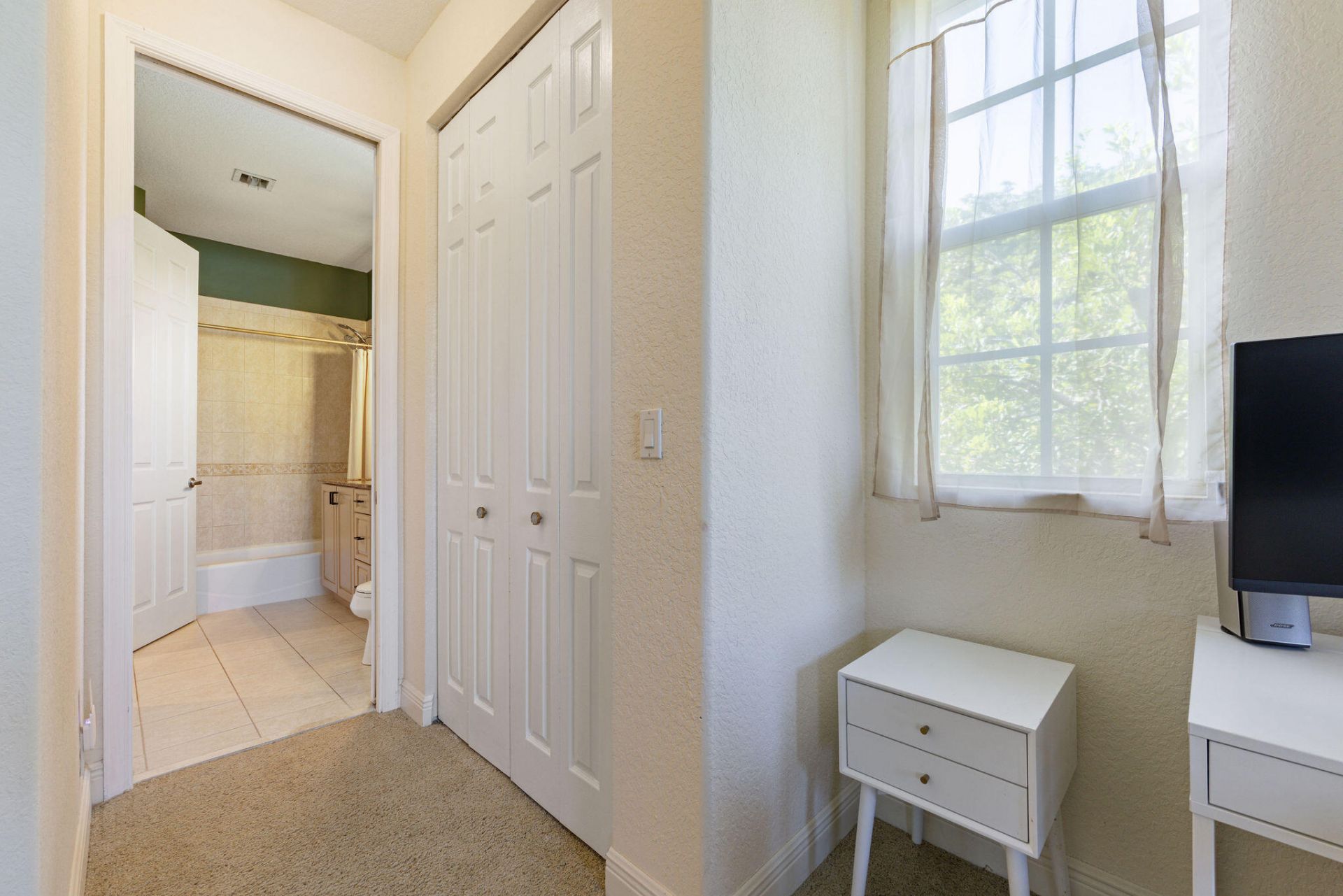 1323 NE 5th Terrace, Unit 1323, Fort Lauderdale, FL 33304 Photo