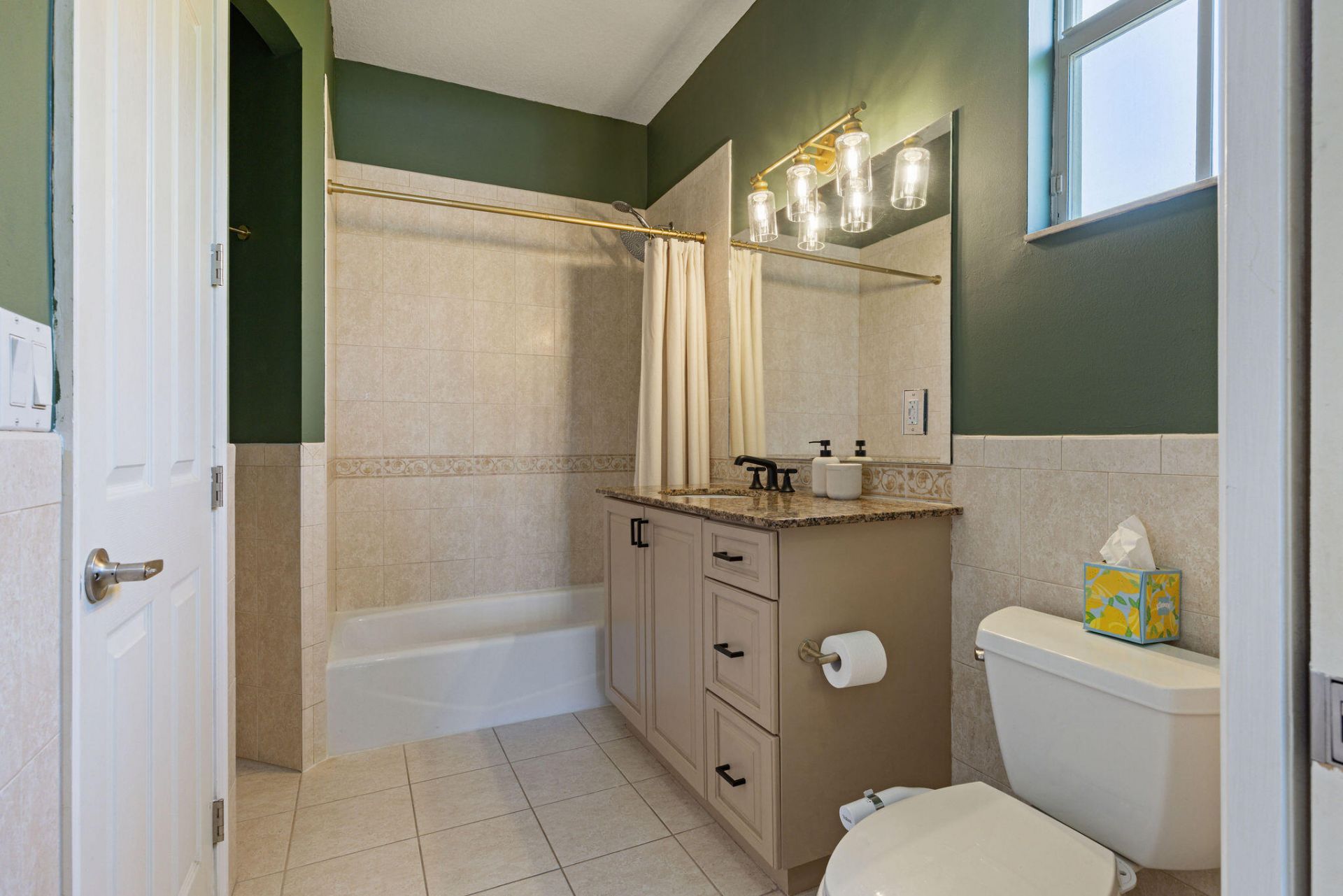 1323 NE 5th Terrace, Unit 1323, Fort Lauderdale, FL 33304 Photo