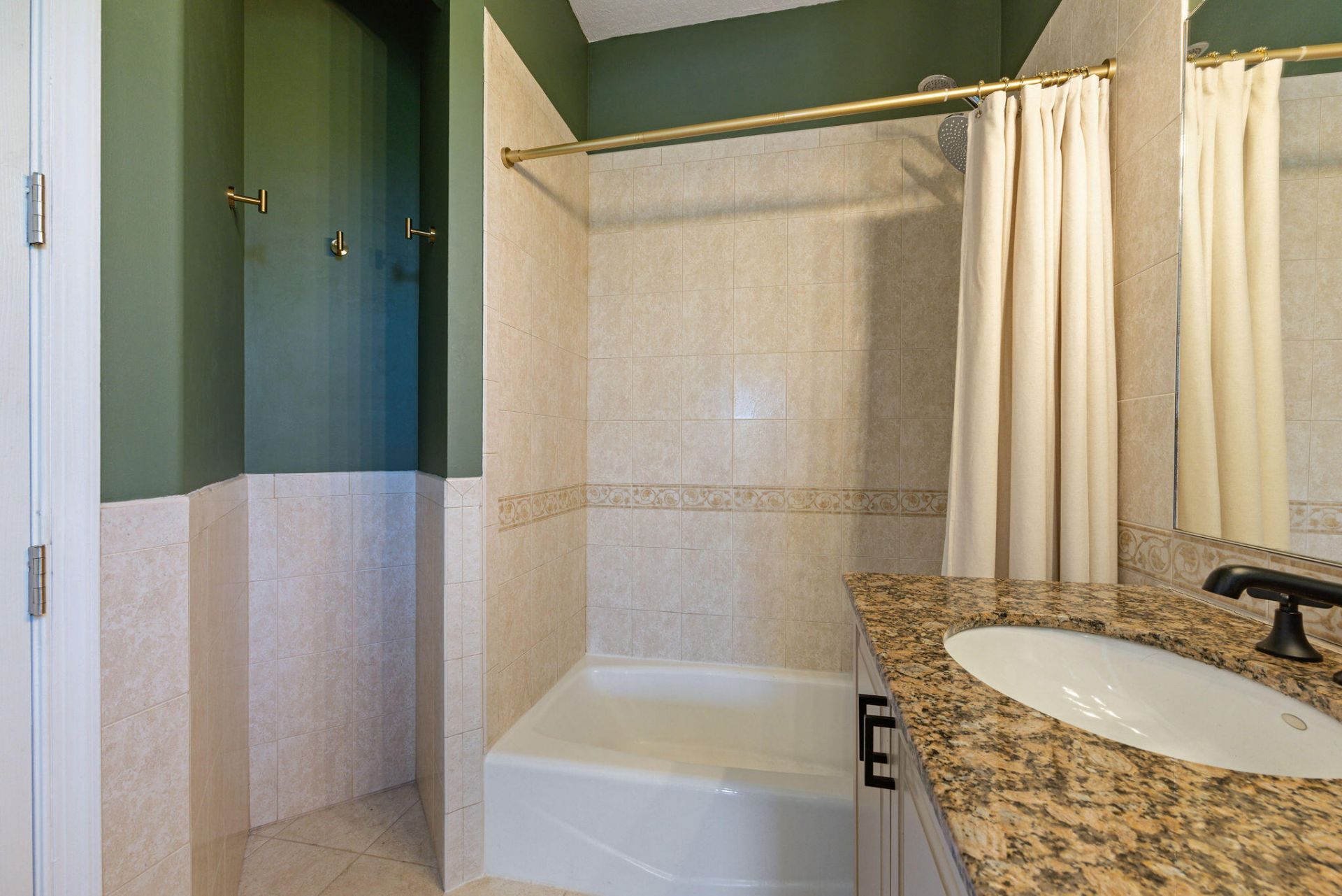 1323 NE 5th Terrace, Unit 1323, Fort Lauderdale, FL 33304 Photo