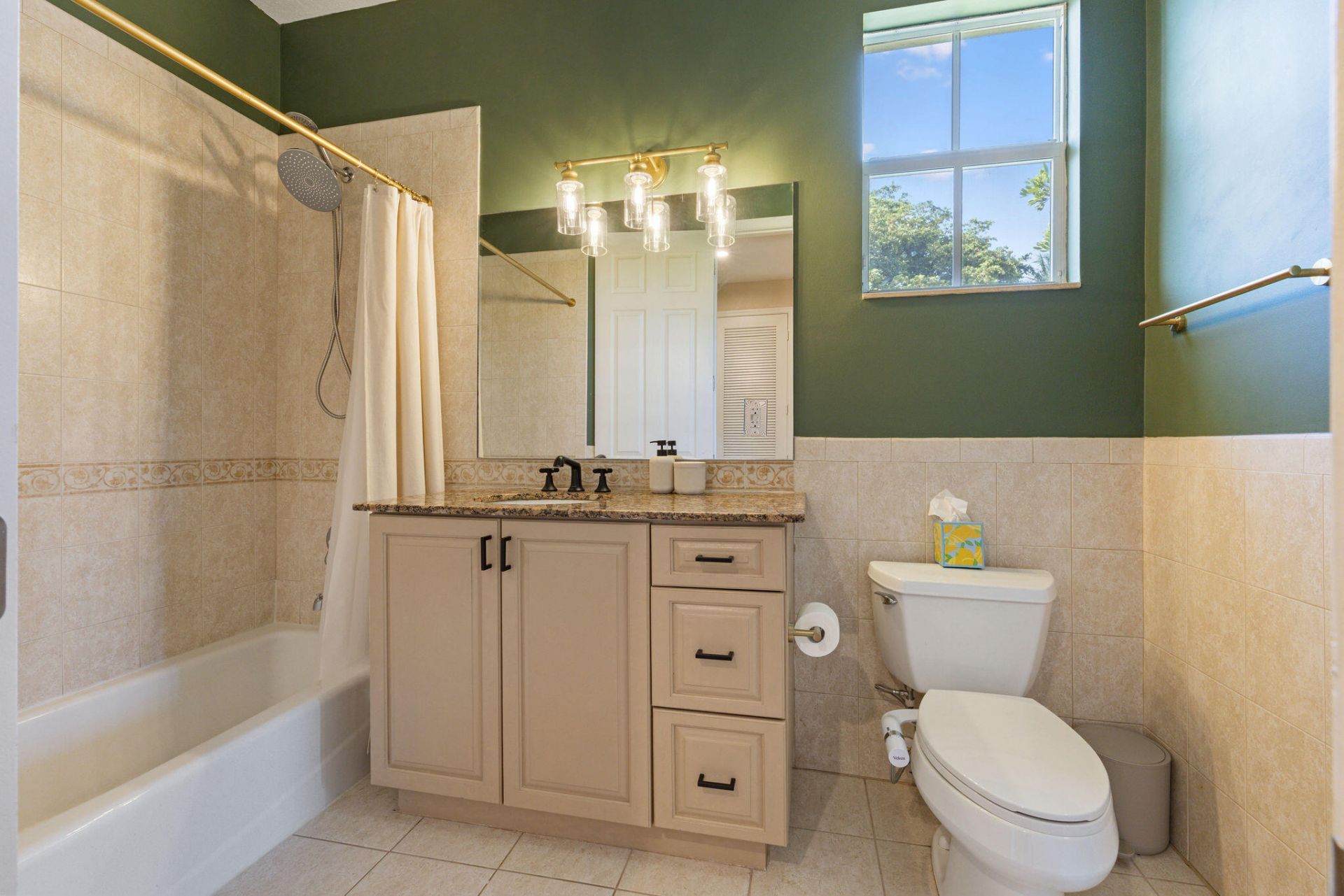 1323 NE 5th Terrace, Unit 1323, Fort Lauderdale, FL 33304 Photo