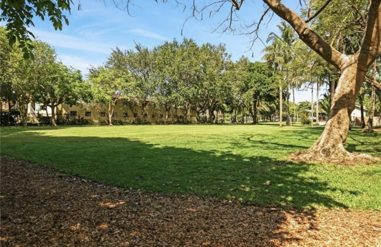 1323 NE 5th Terrace, Unit 1323, Fort Lauderdale, FL 33304 Photo