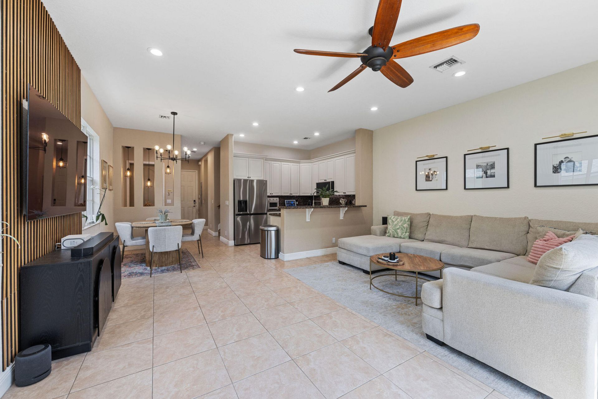 1323 NE 5th Terrace, Unit 1323, Fort Lauderdale, FL 33304 Photo