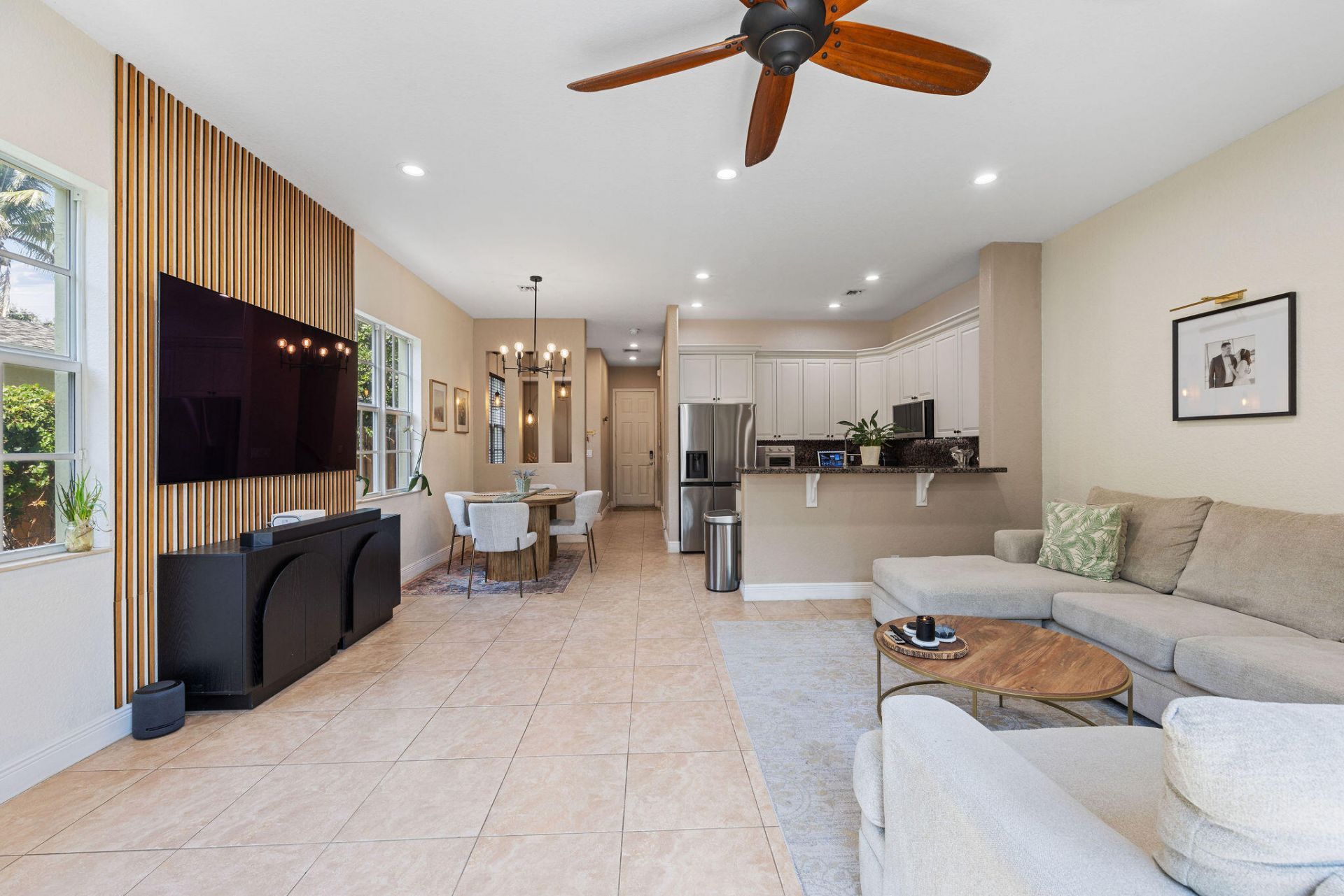 1323 NE 5th Terrace, Unit 1323, Fort Lauderdale, FL 33304 Photo
