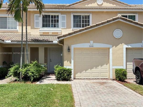 9241 Chambers St, Tamarac, FL 33321