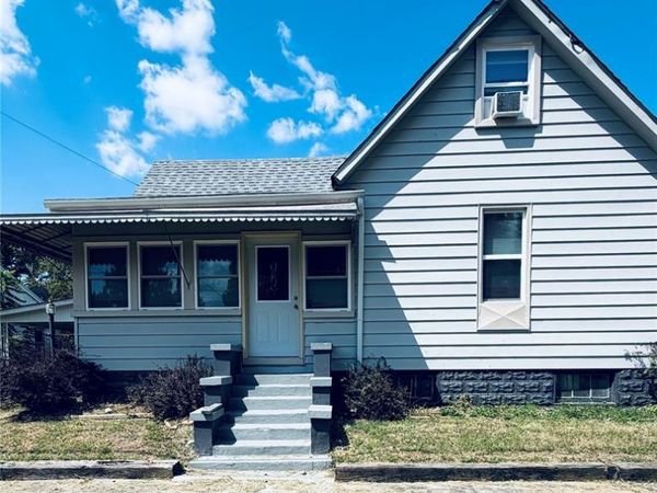 407 NW 6th St , Fairfield, IL 62837