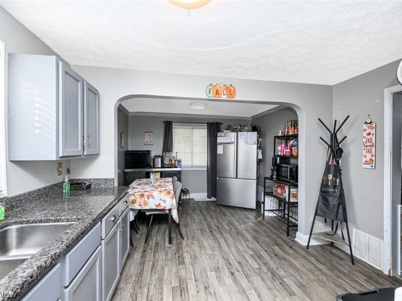 3277 Mayfair Road , Akron, OH 44312 Photo 7