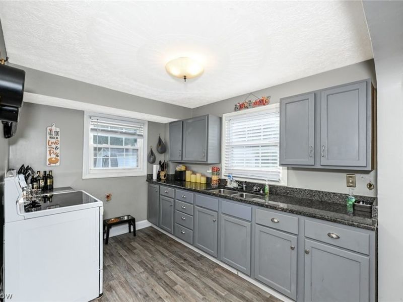 3277 Mayfair Road , Akron, OH 44312 Photo 8