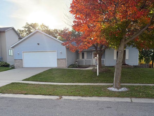1007 Golfers Court SE, Rochester, MN 55904