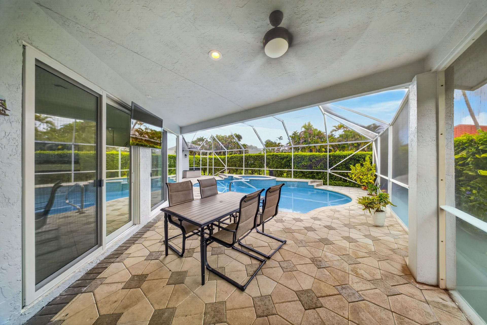7690 La Corniche Circle, Boca Raton, FL 33433 Photo