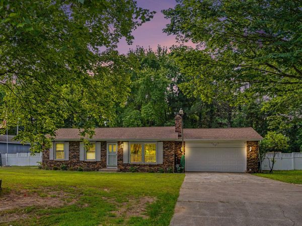 10211 Almena Drive, Kalamazoo, MI 49009