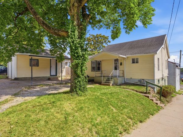 507 MAIN, Muscatine, IA 52761