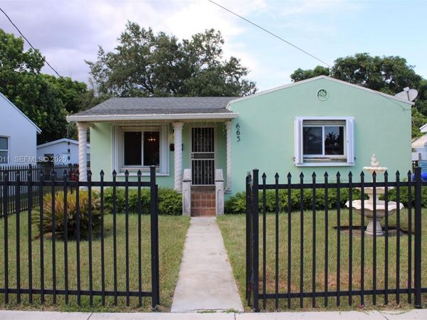 665 NW 50th St , Miami, FL 33127