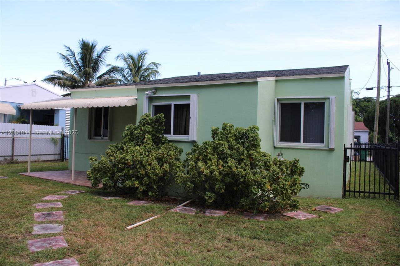 665 NW 50th St , Miami, FL 33127 Photo