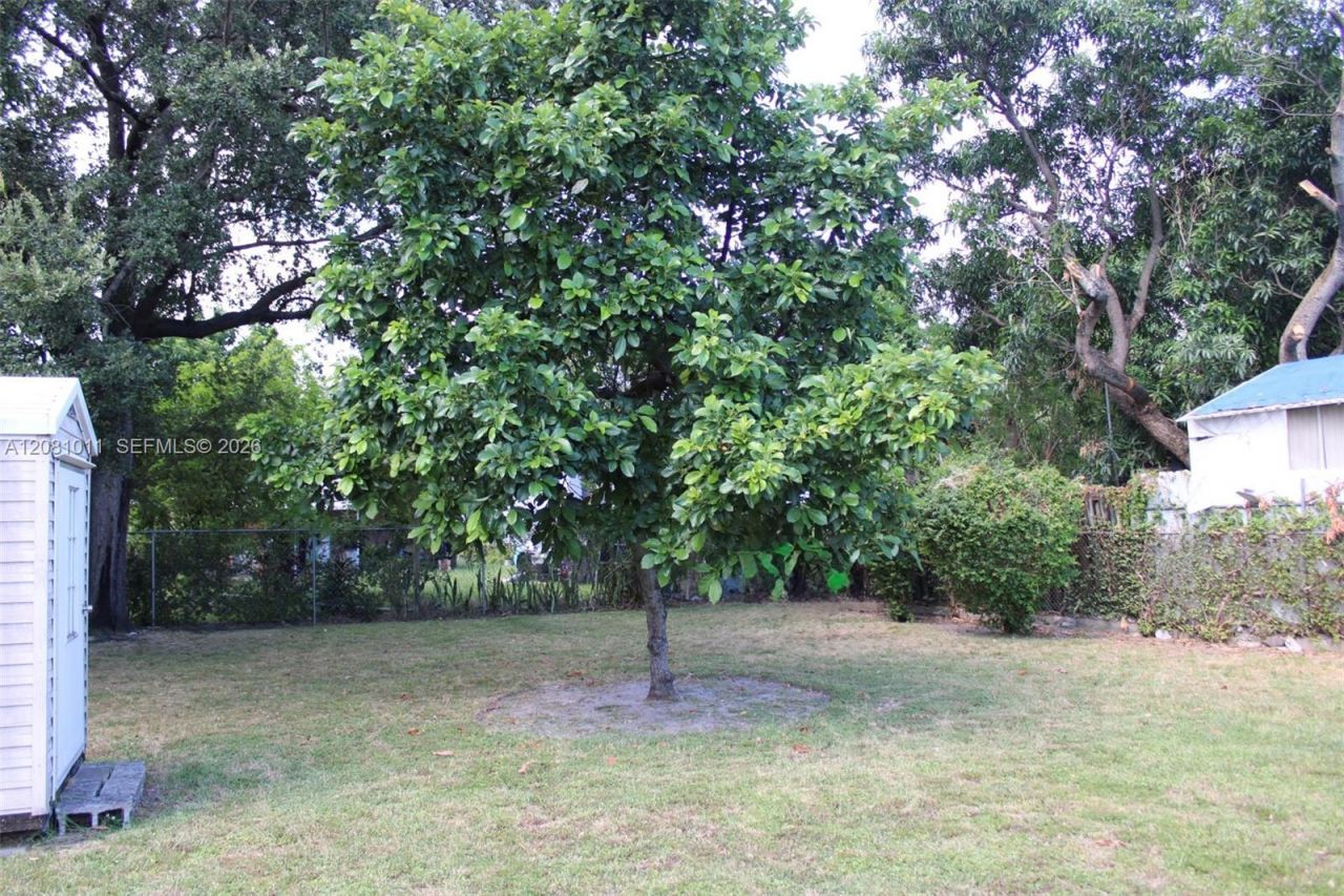 665 NW 50th St , Miami, FL 33127 Photo