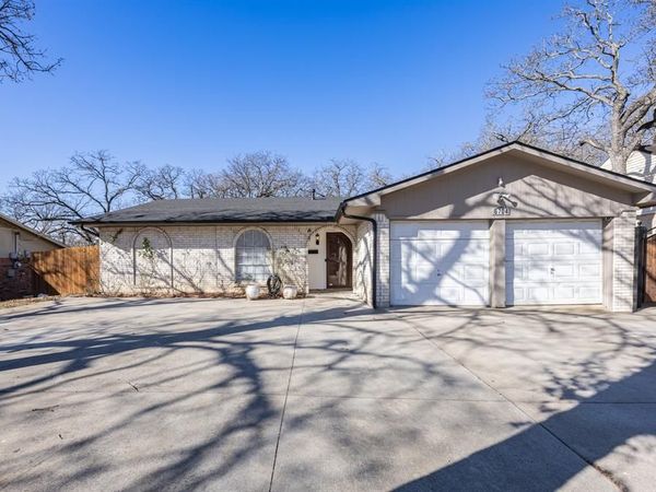 6704 Trailwood Drive , Forest Hill, TX 76140