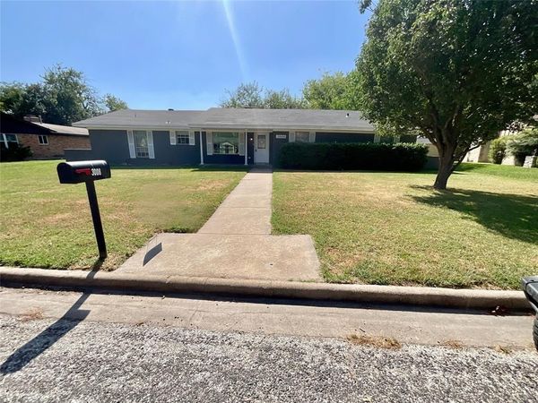 3008 Arapaho Road, Commerce, TX 75428