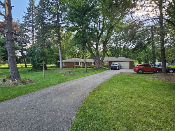 210 Braeburn Road , Barrington, IL 60010