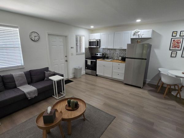 704 NE 8th Street, Unit 5, Hallandale Beach, FL 33009