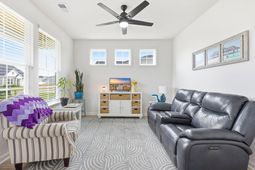 140 Joyce Dr  photo 4