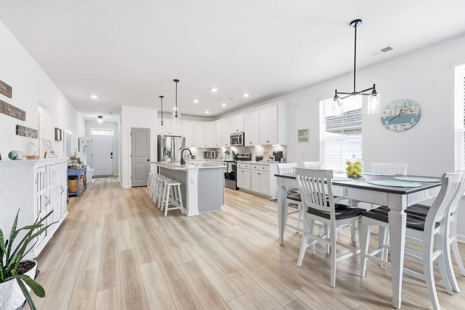140 Joyce Dr  Photo 6