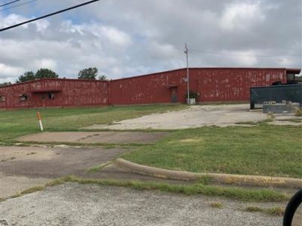 1717 E 4th Street E, Graham, TX 76450