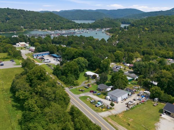 5275 Tennessee 33 , New Tazewell, TN 37825