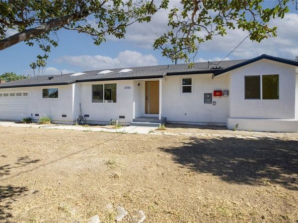 15724 Chase Street, North Hills, CA 91343